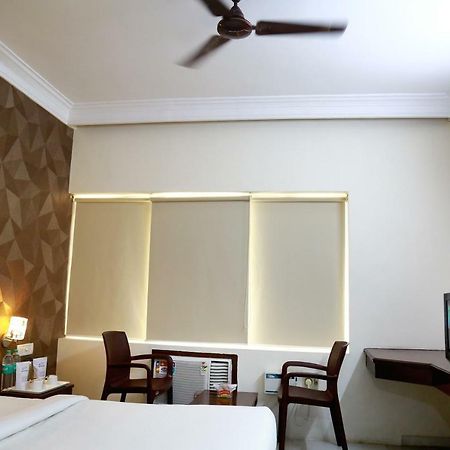 Hotel Shridevi Park Chennai Exterior photo